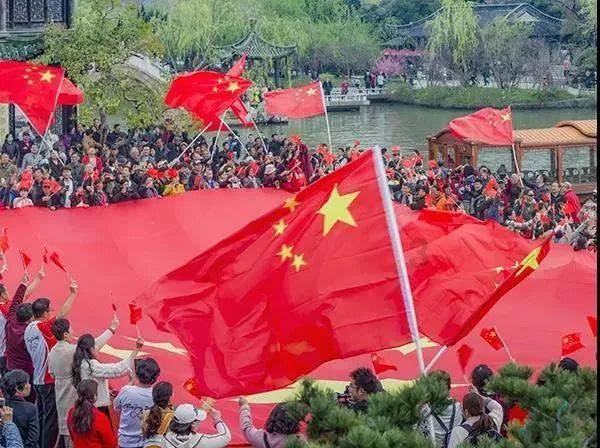 要是有这样的老人，简直就是儿女们的灾难，换谁也受不了